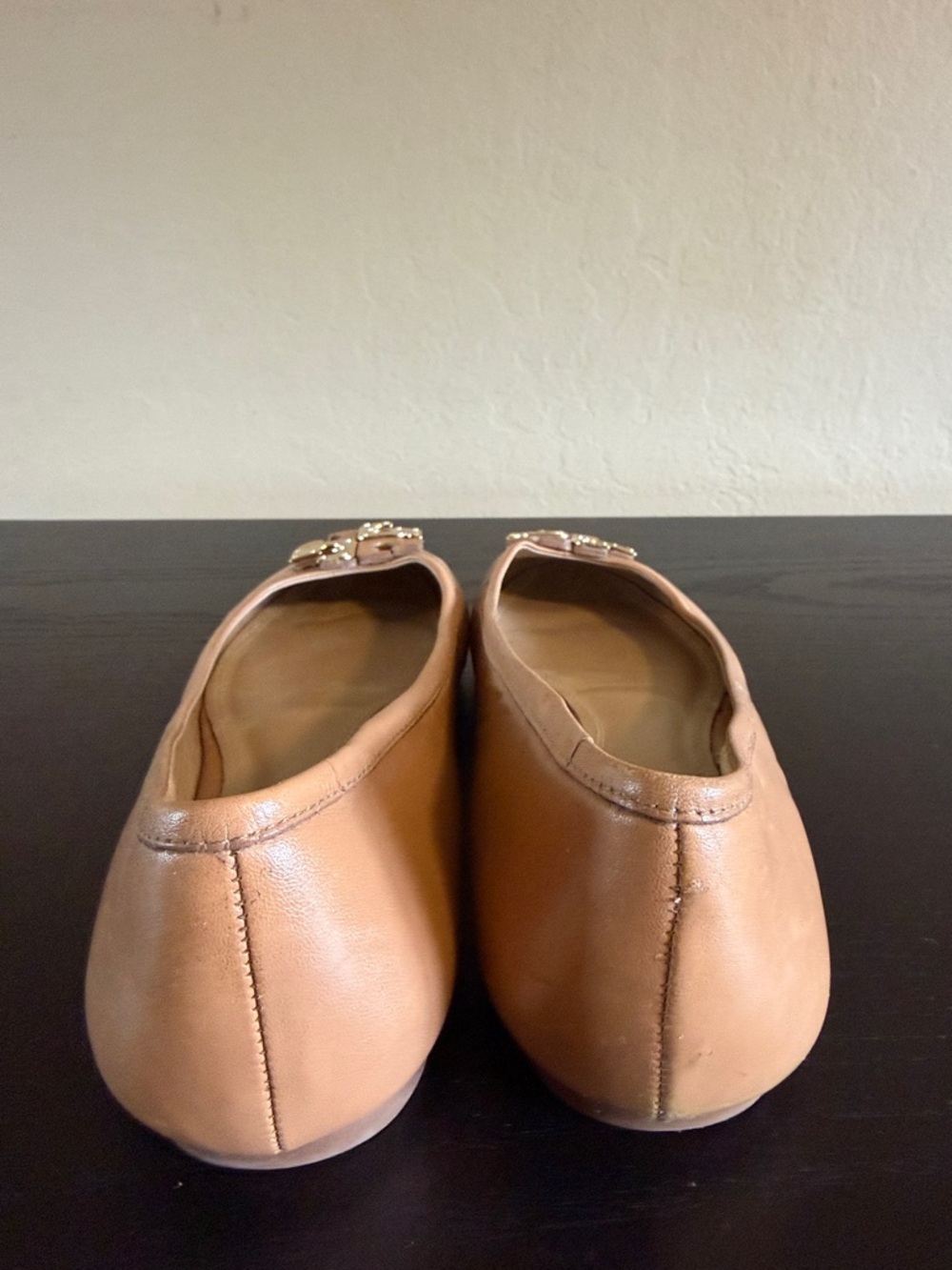 Tory Burch Women’s Lowell Logo Ballet Flat Royal Tan Leather size 10 - Picture 6 of 17